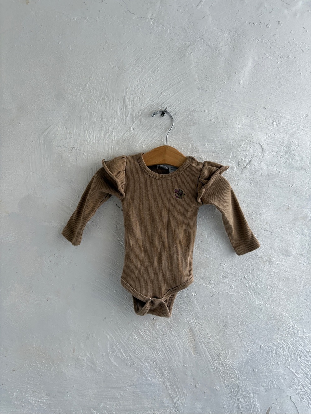 Jamie Kay brown ruffle body suit 3-6 months
